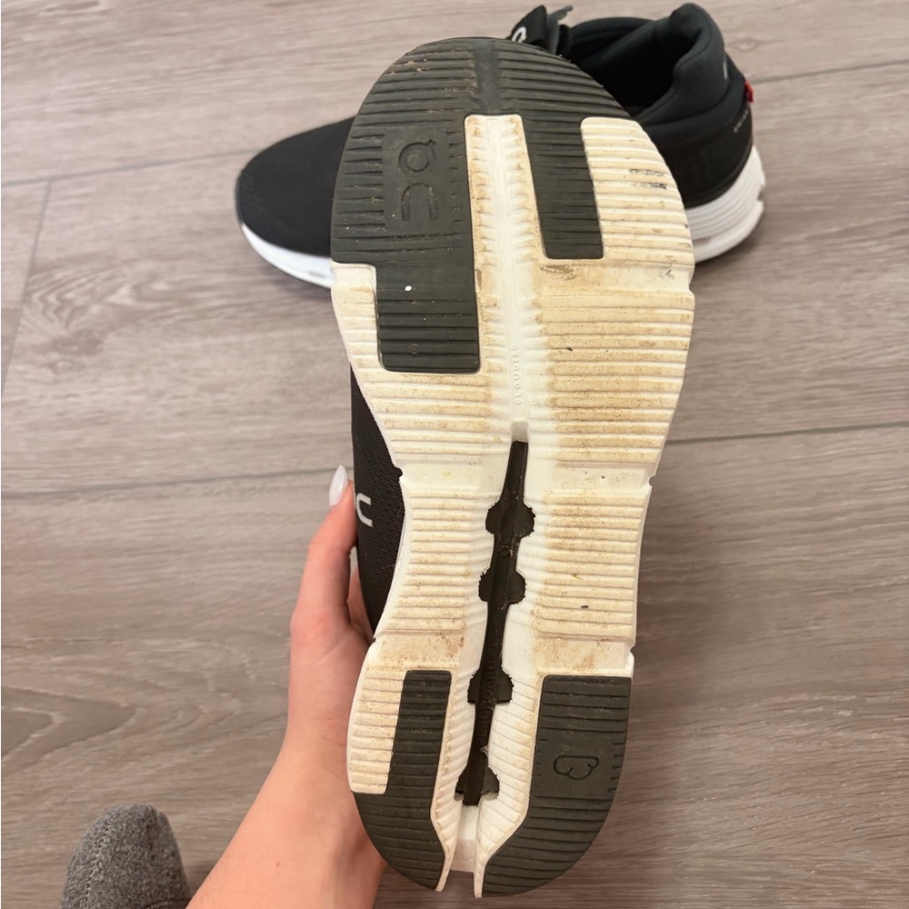 Black On Clouds - image 4